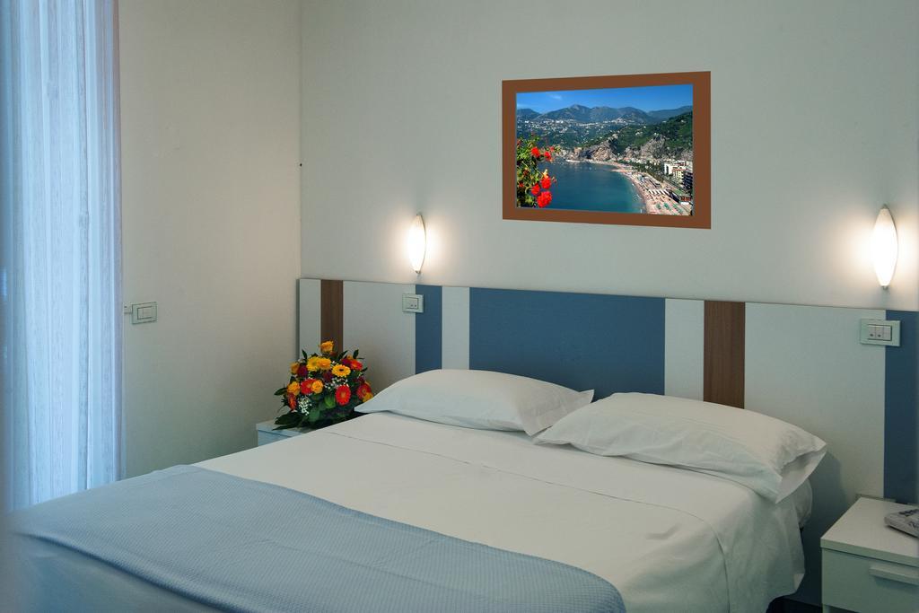 Hotel De Rosa Maiori Esterno foto