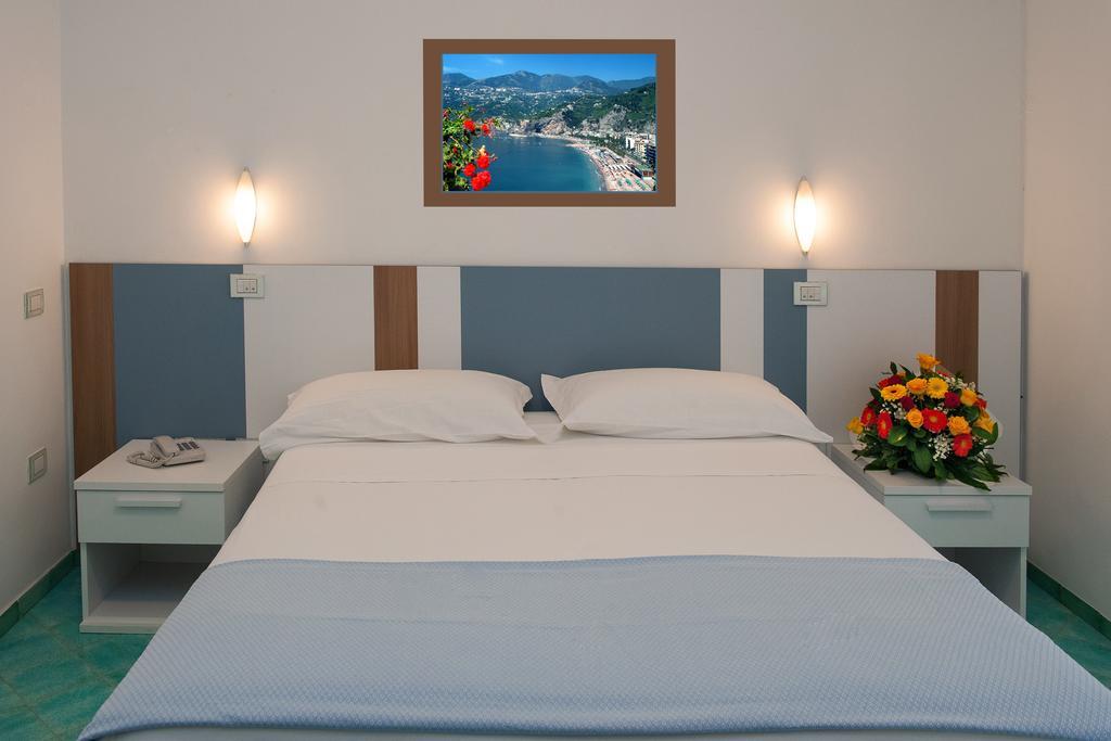 Hotel De Rosa Maiori Esterno foto