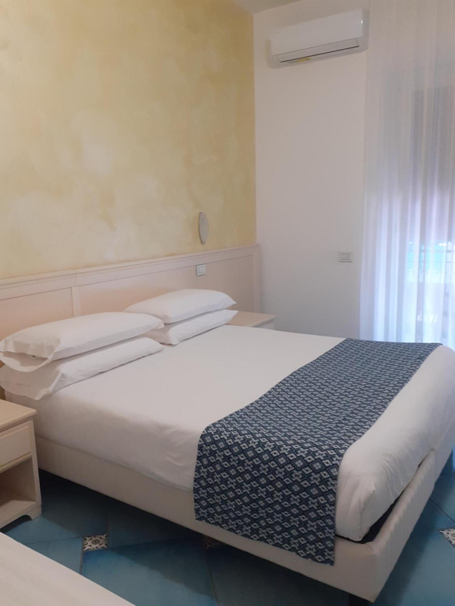 Hotel De Rosa Maiori Esterno foto