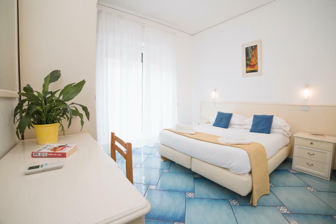 Hotel De Rosa Maiori Esterno foto