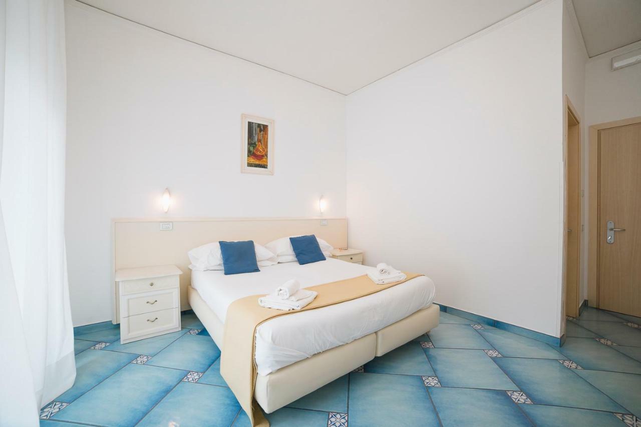 Hotel De Rosa Maiori Esterno foto