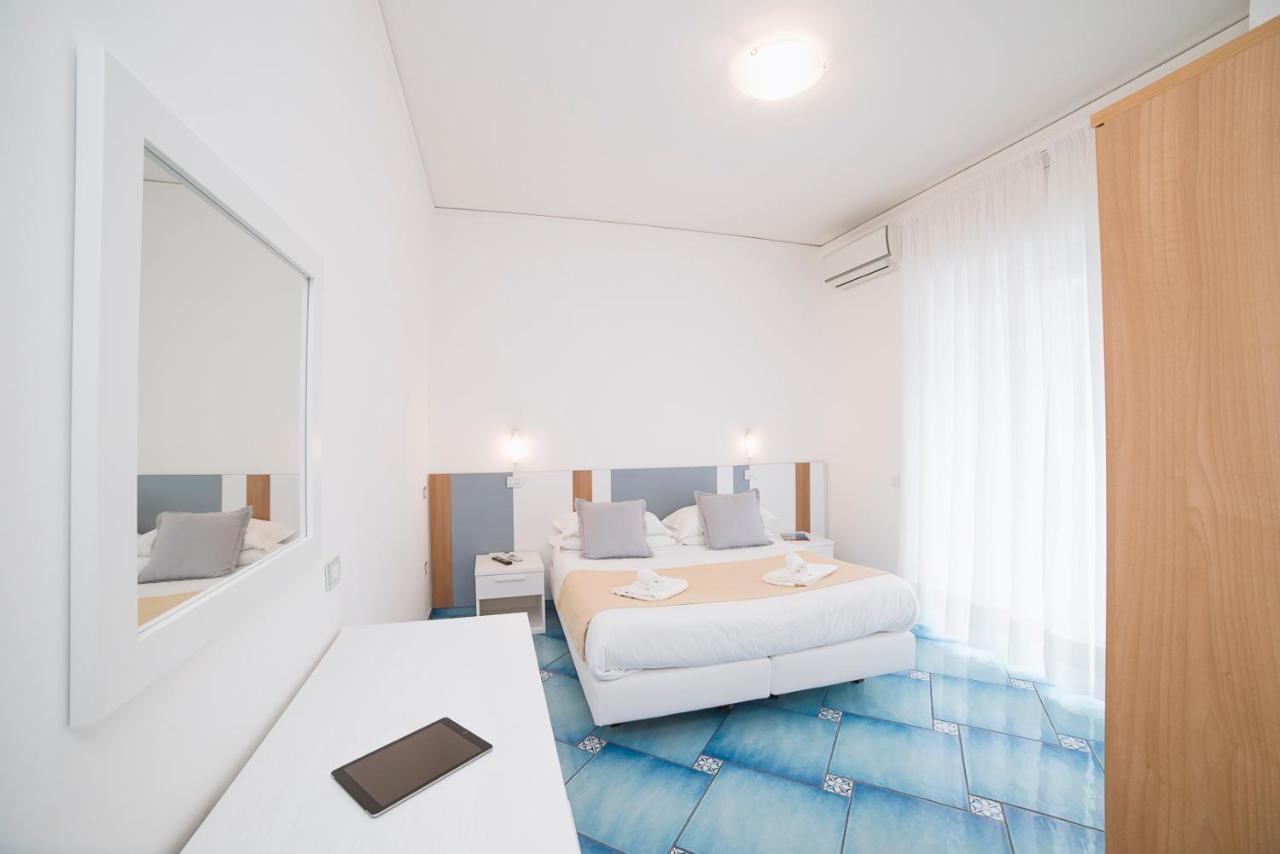 Hotel De Rosa Maiori Esterno foto